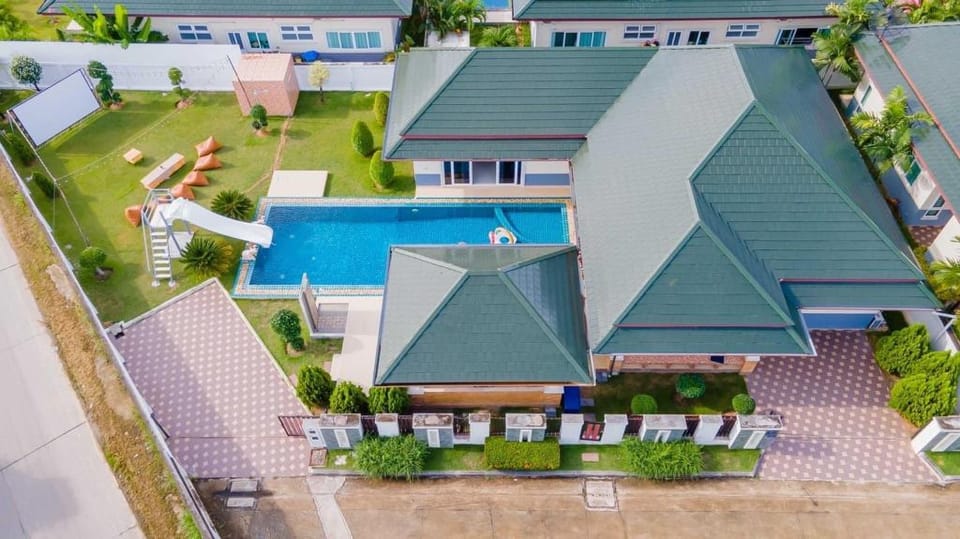 Blue Sky Pool Villa Villa in Pattaya City
