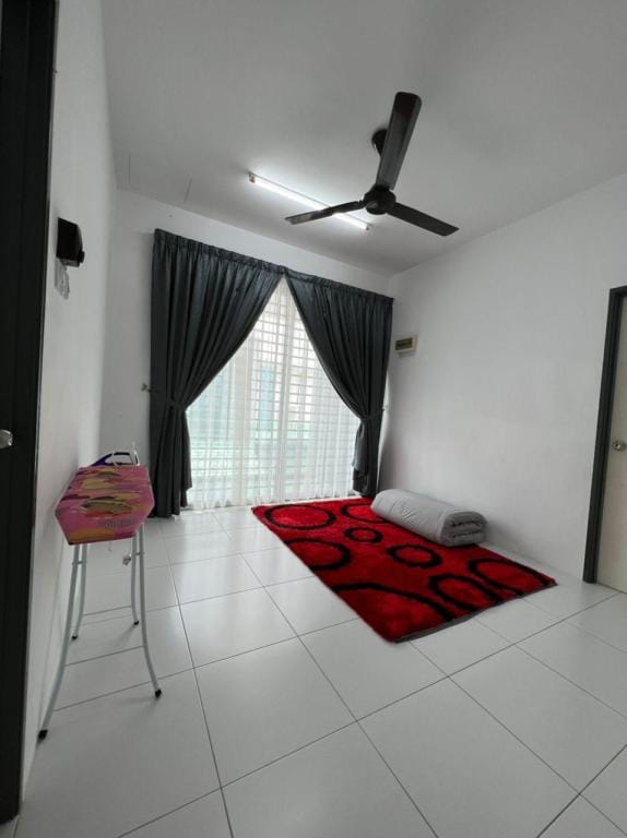 SEMI-D STAY 4R + 3B + LIVINGHALL AIRCOND@ALOR STAR Vacation rental in Kedah