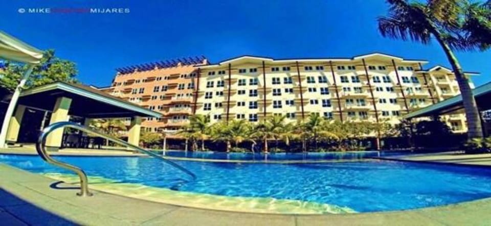 Luxurious Modern Home with Pool Access Apartment in Pasig