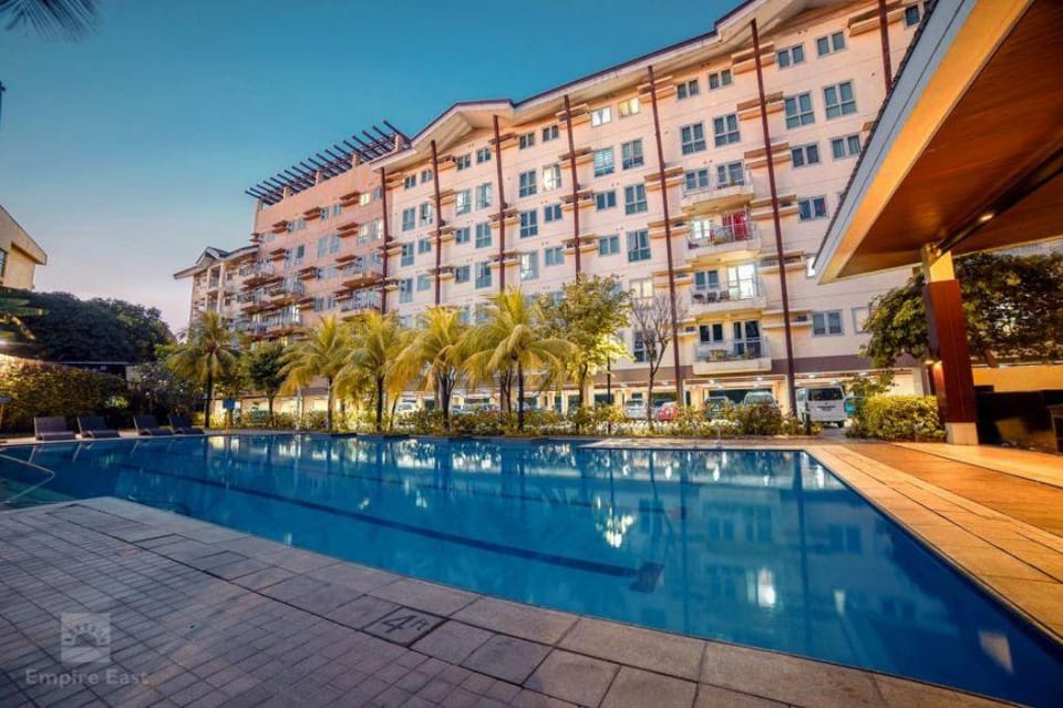 Luxurious Modern Home with Pool Access Apartment in Pasig