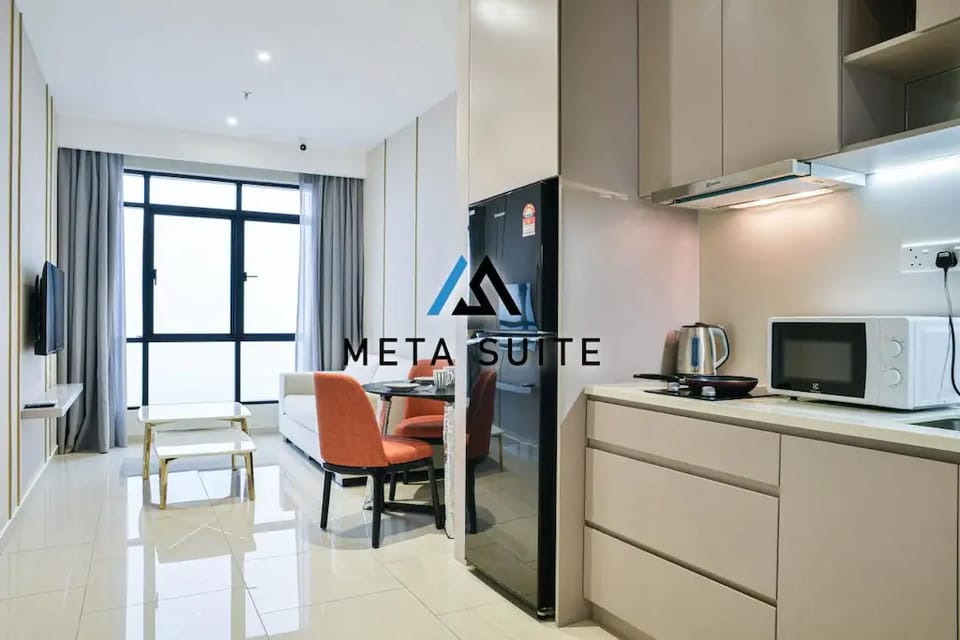 Sky pool 4 star hotel grade stay in i-City 12 Vacation rental in Selangor, Malaysia