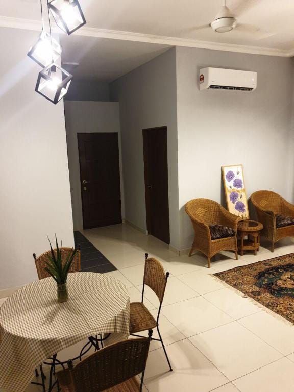 Sarod Inn Meru Homestay 3-bedroom Apartment  Apartment in Selangor, Malaysia