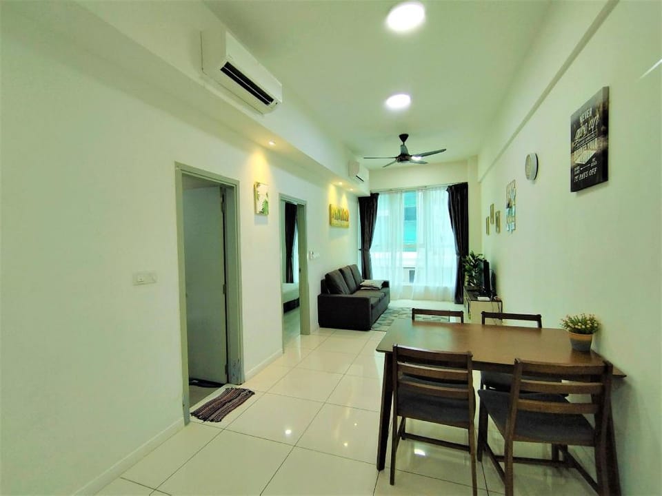 reSTARY Tropical @ Sutera Avenue | Pool, CBD |2B4P Apartment in Kota Kinabalu