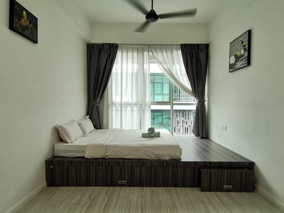 reSTARY Muji @ Sutera Avenue | Pool, CBD | 2BR/5P Apartment in Kota Kinabalu