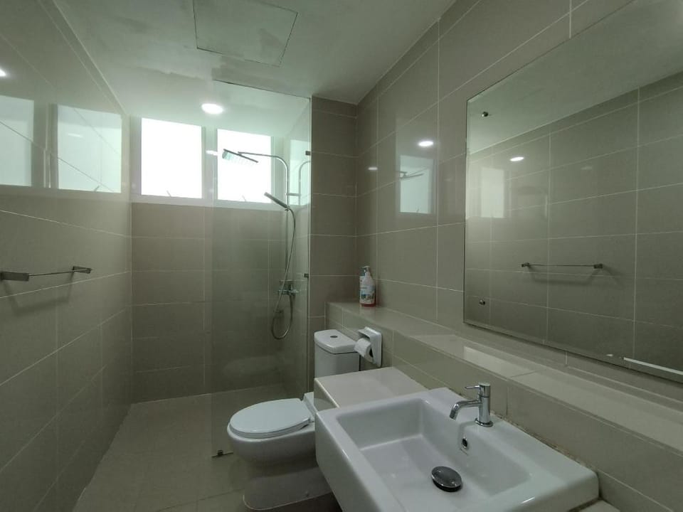 reSTARY K Universe @ Sutera Avenue|Pool, CBD|2B10P Apartment in Kota Kinabalu
