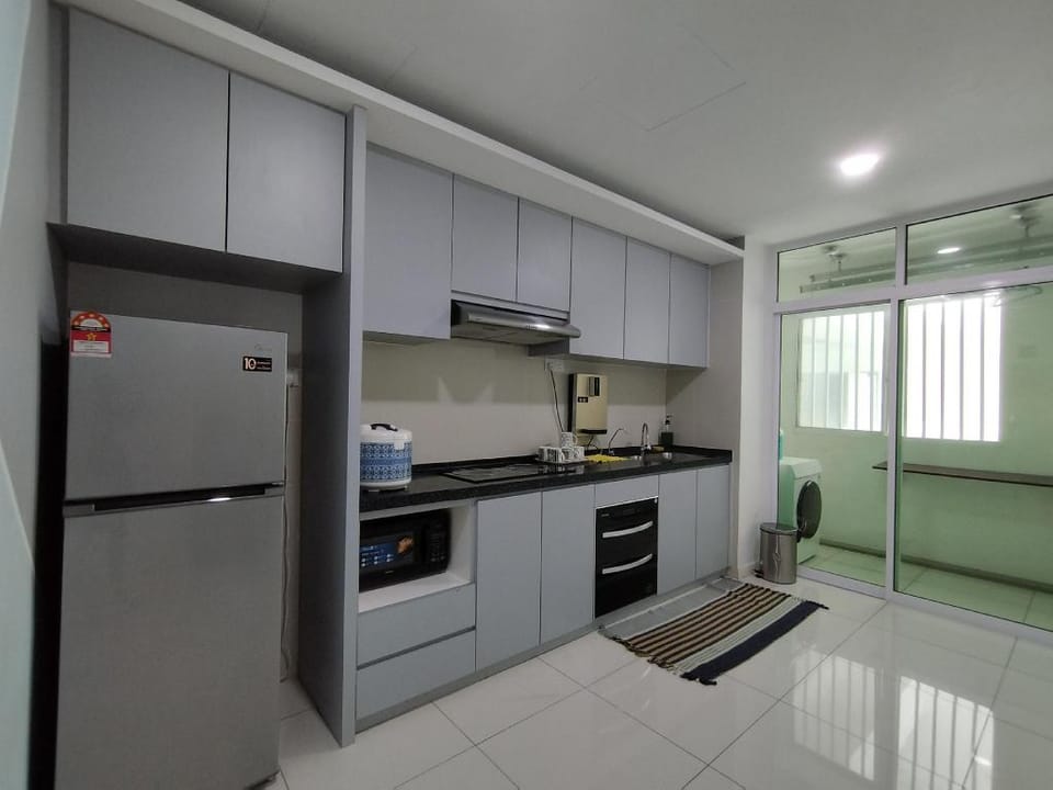reSTARY K Universe @ Sutera Avenue|Pool, CBD|2B10P Apartment in Kota Kinabalu