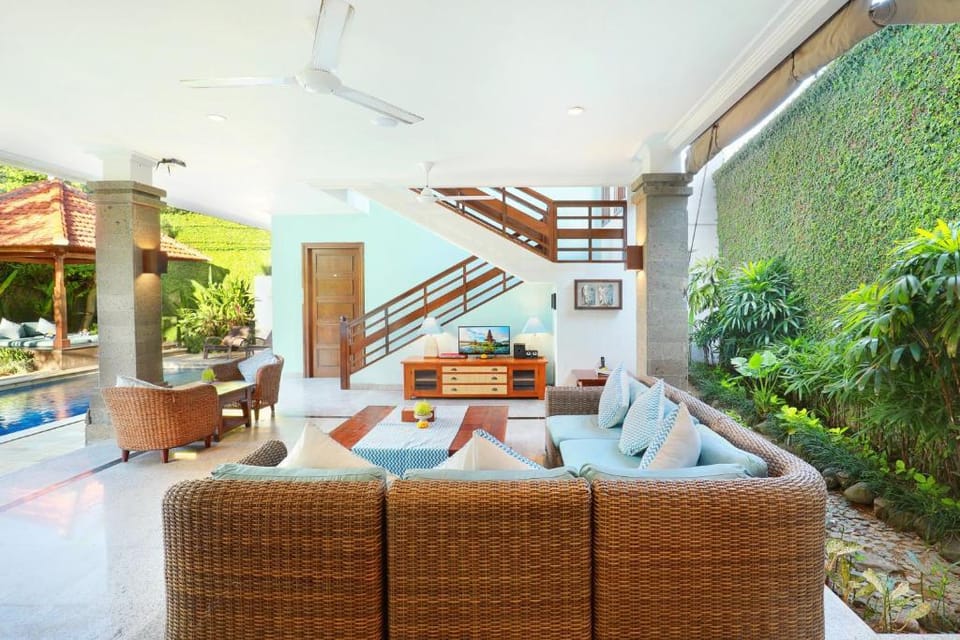 Le Popu 3 BR Private Pool Villa Y031 Villa in North Kuta