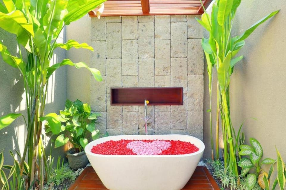 Ayunda 2 BR Private Pool Villa  Villa in North Kuta