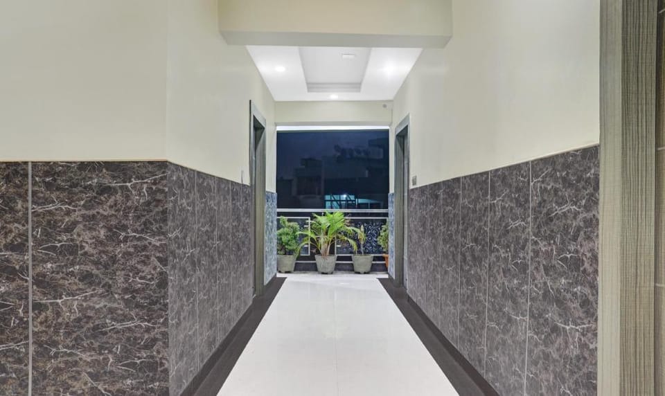 Itsy Hotels Cradle Regency Hotel in India