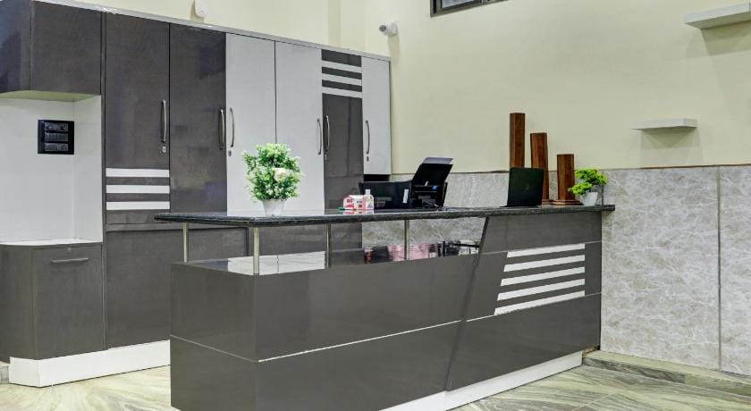 Itsy Hotels Cradle Regency Hotel in India