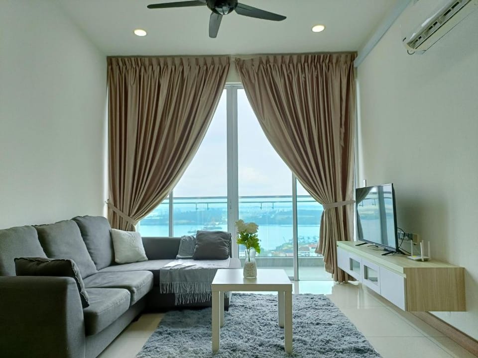 Paragon Suite, Gerbera Seaview Suite by Antlerzone Apartment in Johor Bahru