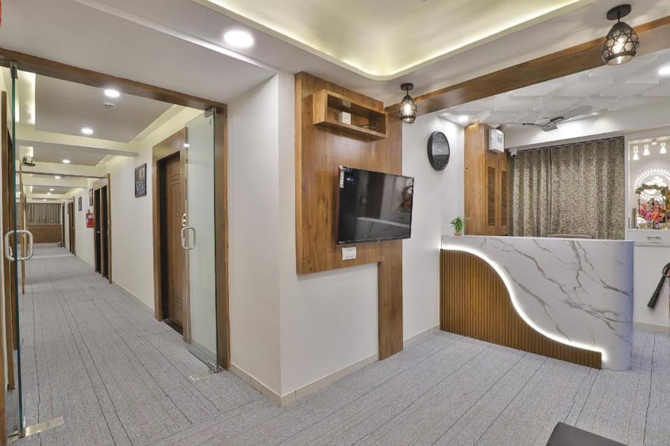 Hotel Red Rose Hotel in Ahmedabad