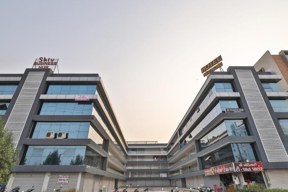 Hotel Red Rose Hotel in Ahmedabad