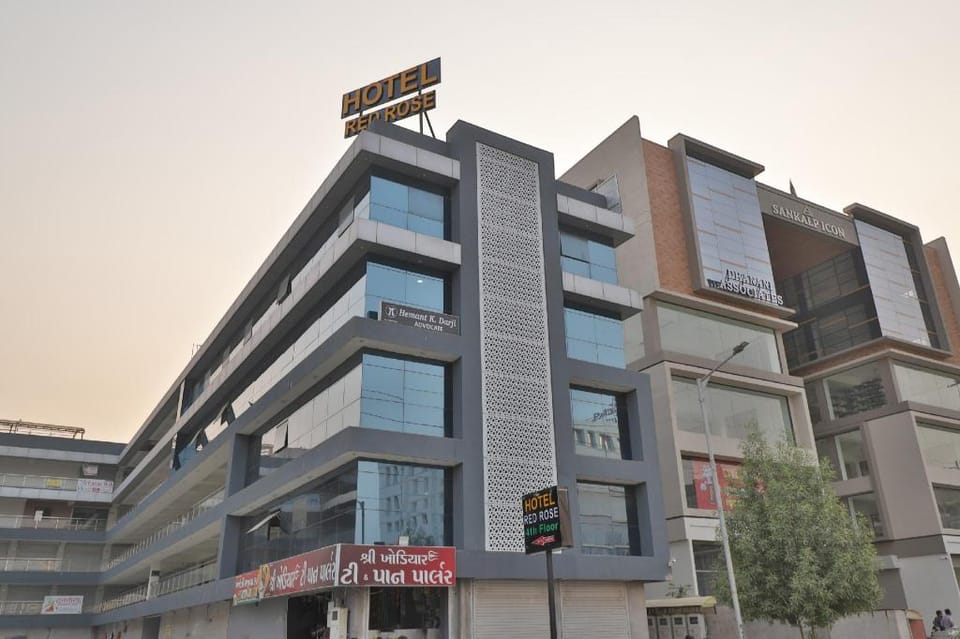 Hotel Red Rose Hotel in Ahmedabad