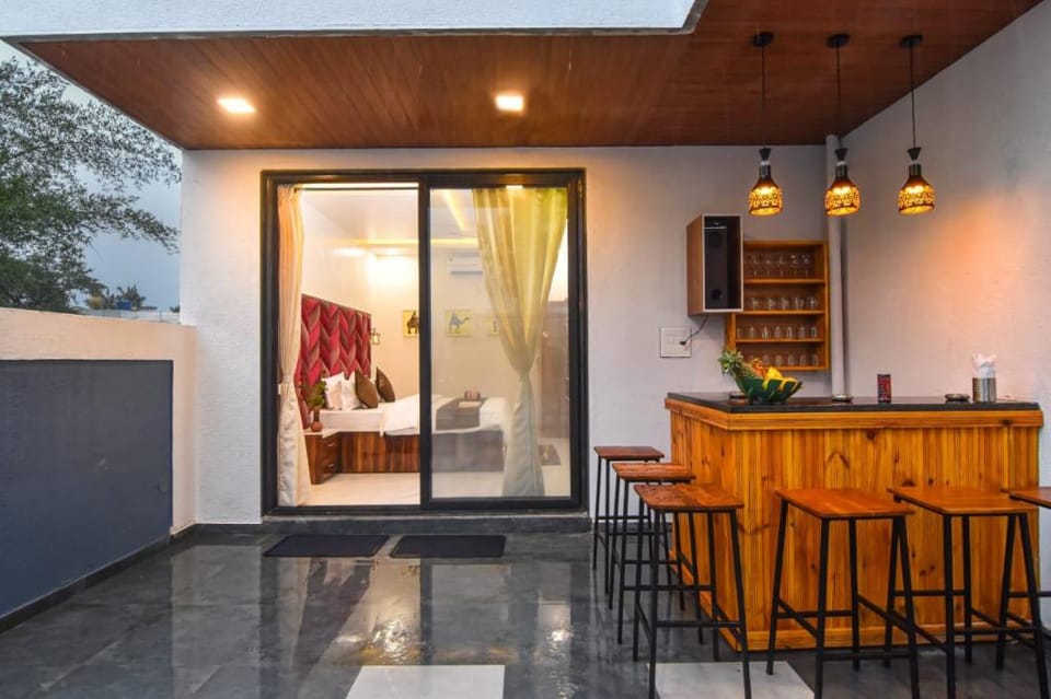Sherlock Homes Luxury Service Villa  Villa in Maharashtra