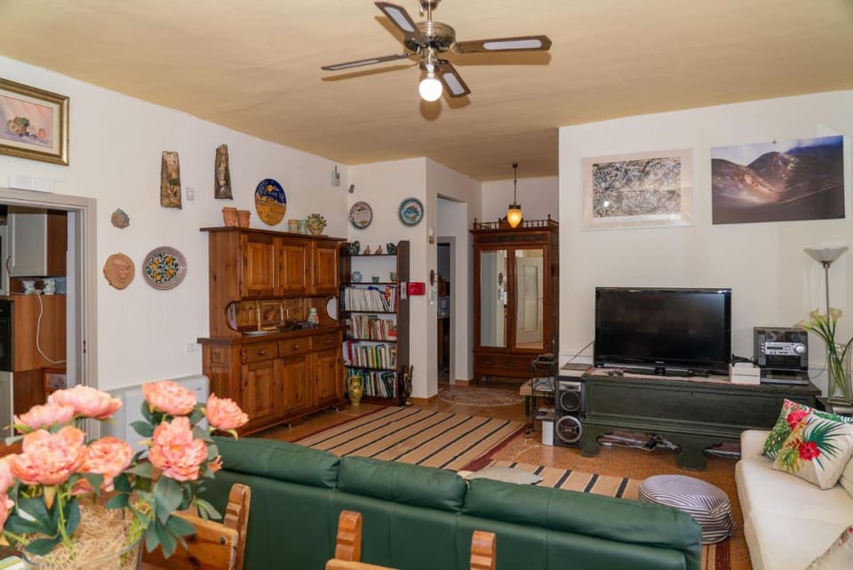 Donna Caterina House -Sicily-Hot tub, private parking, WI-FI Vacation rental in Sicily