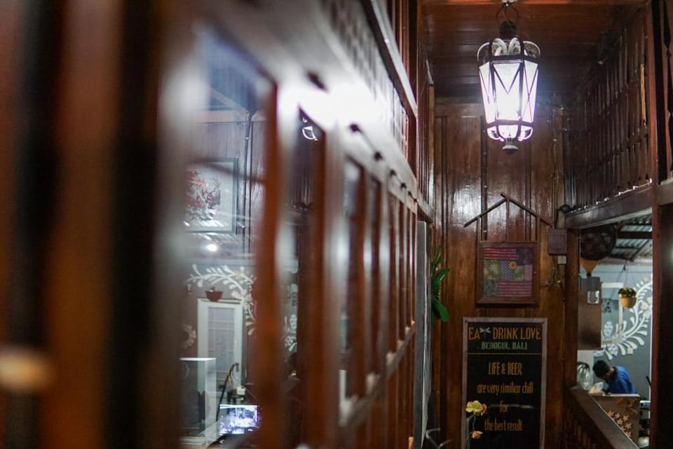 rumah kayu sulawesi antique Bed and Breakfast in Bali