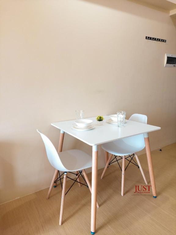 Heart of the City Centrio Tower 1BR Netflix +Wifi Apartment in Cagayan de Oro