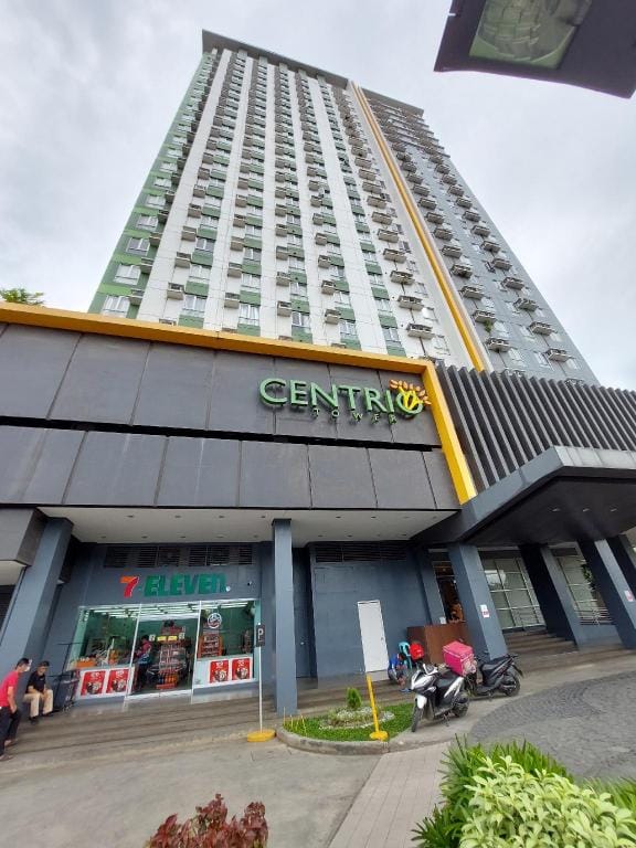 Heart of the City Centrio Tower 1BR Netflix +Wifi Apartment in Cagayan de Oro