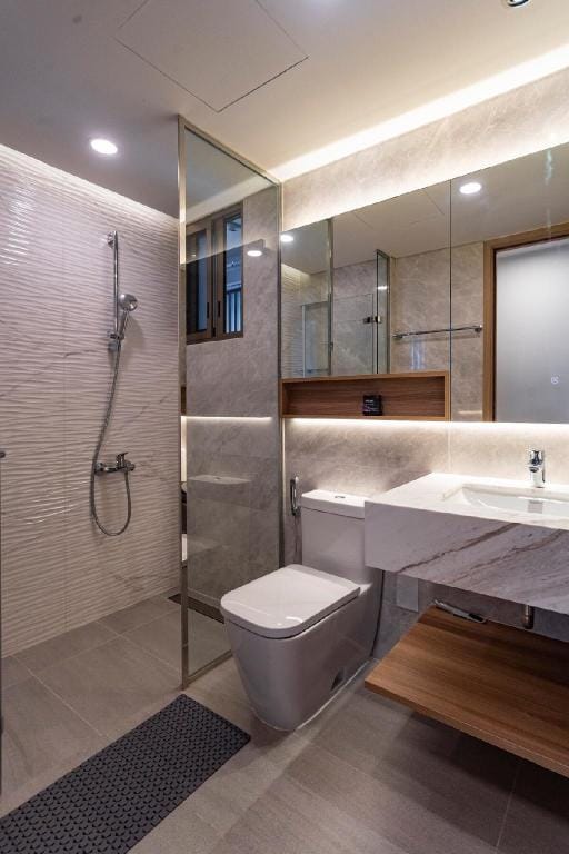 The Peak - Midtown . Two Bedroom Free Pool , Gym . Apartment in Ho Chi Minh City