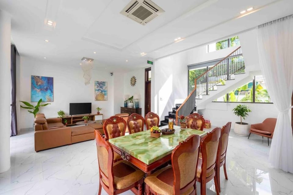 May Chill House Villa-2minute walk to MY KHE beach Villa in Da Nang