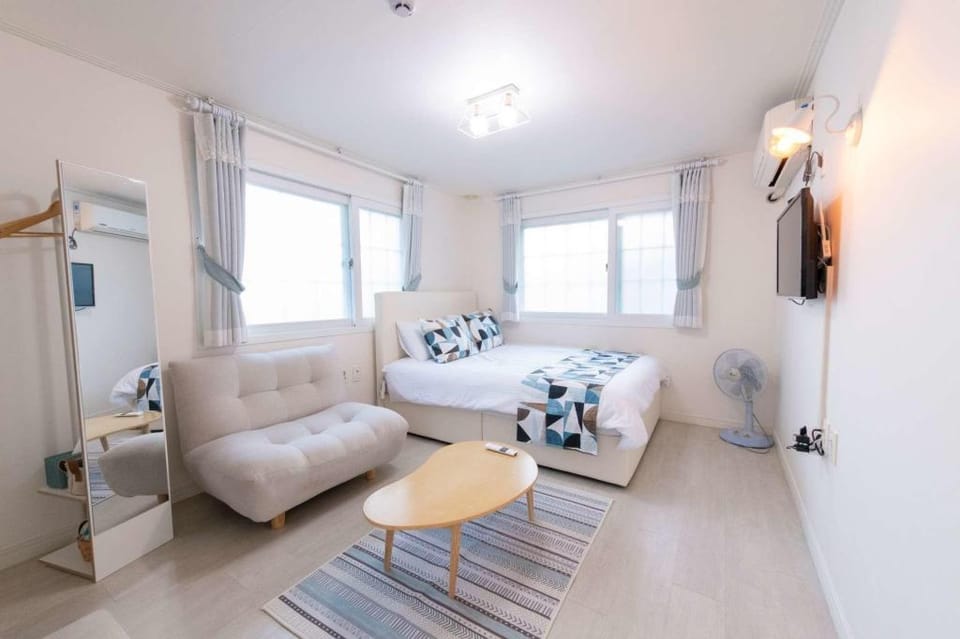 Tongyeong Haha Hoho Friend Pension Bed and Breakfast in South Korea