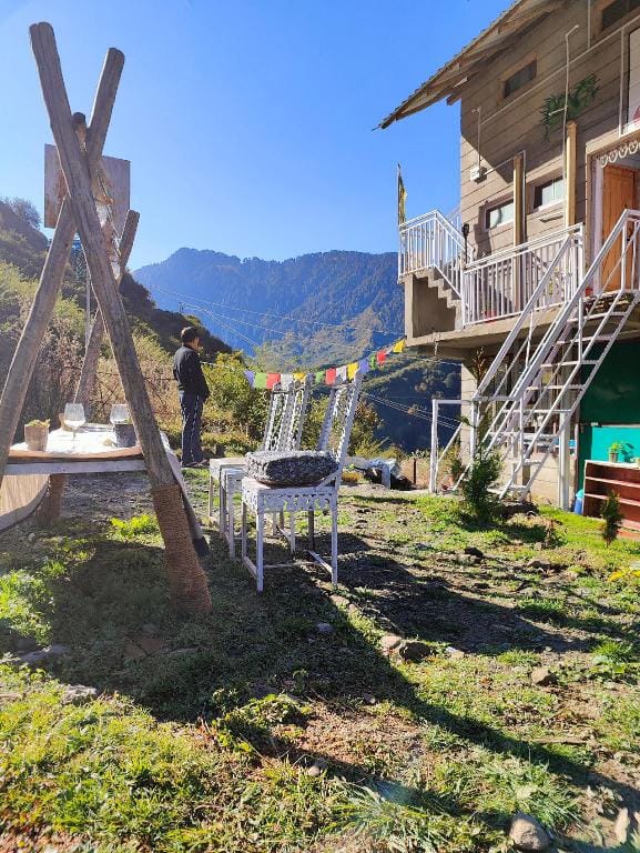 Dhauladhar Woodhouse, Nalhota Vacation rental in Punjab, India