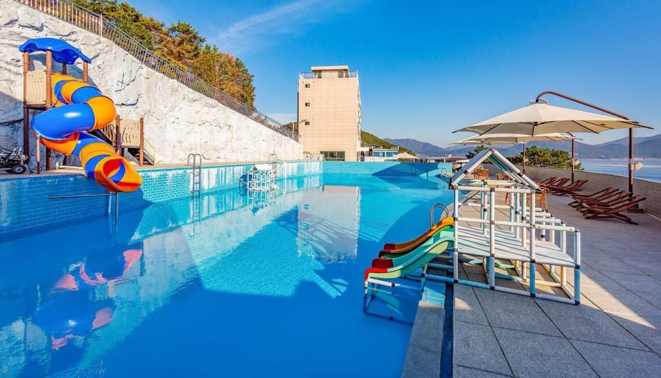 Geoje Daesan Oceanview Spa Pension Bed and Breakfast in South Korea
