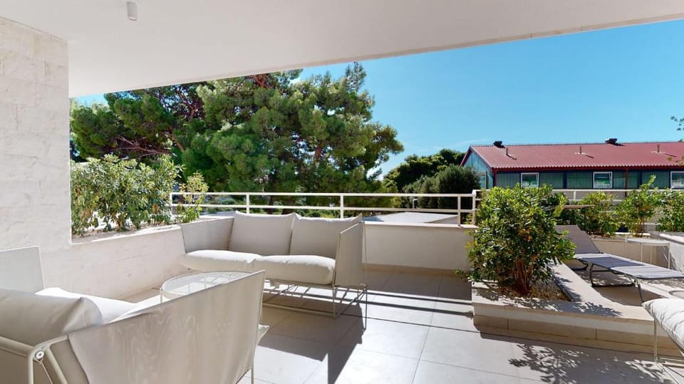 Villa Zoe: Two-Bedroom Apartment - Private Pool  Apartment in Komiža