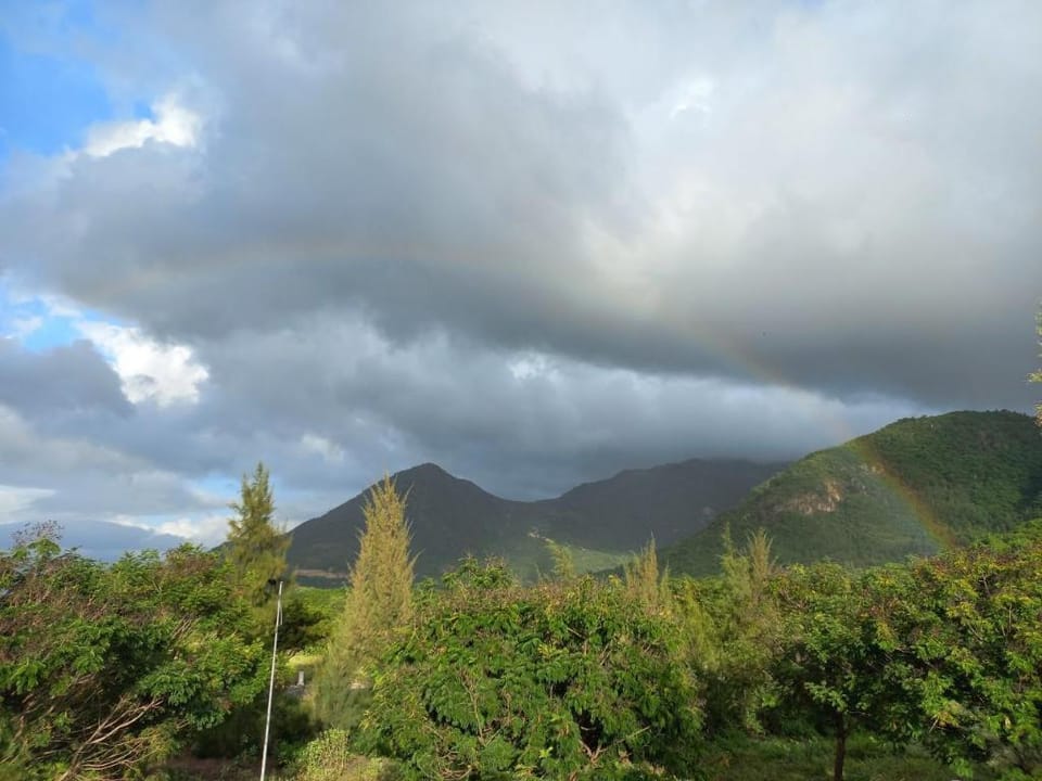 Mountains View- H2B Homestay Villa in Khanh Hoa Province