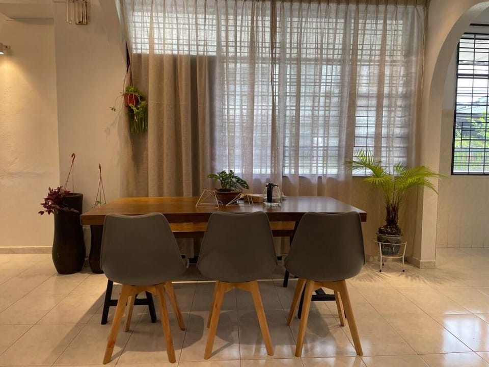 Elegant Art Deco Home with Garden @ Bukit Mertajam Vacation rental in Penang