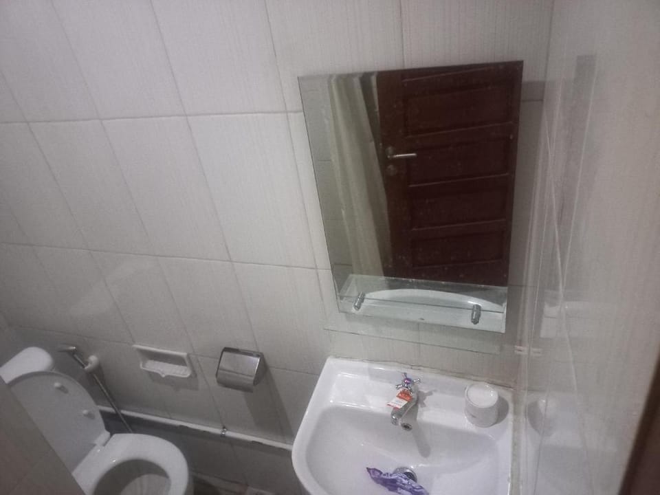 Kosan Gilbert & Briel bayar di tempat 085780521796 Vacation rental in Indonesia