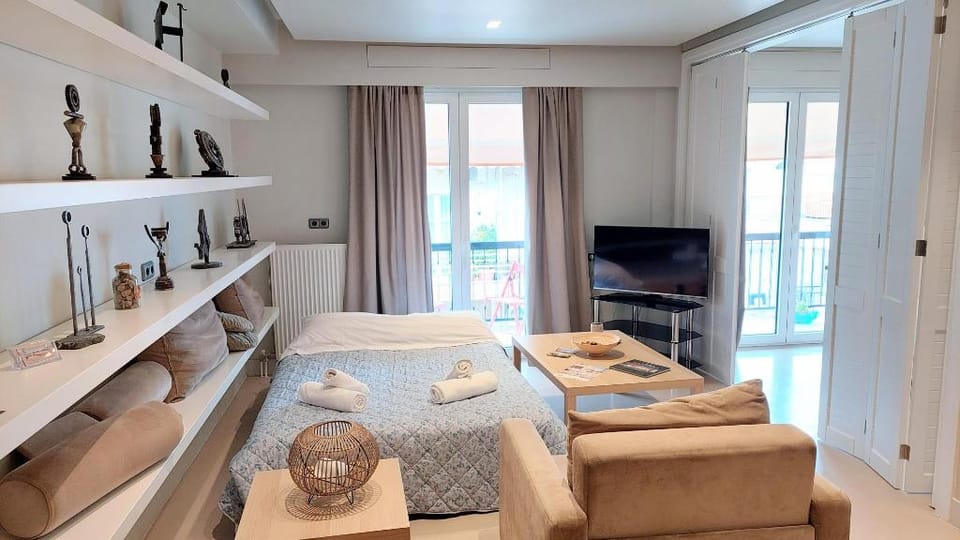 Luxurious minimal apartment in Acropolis Apartment in Athens