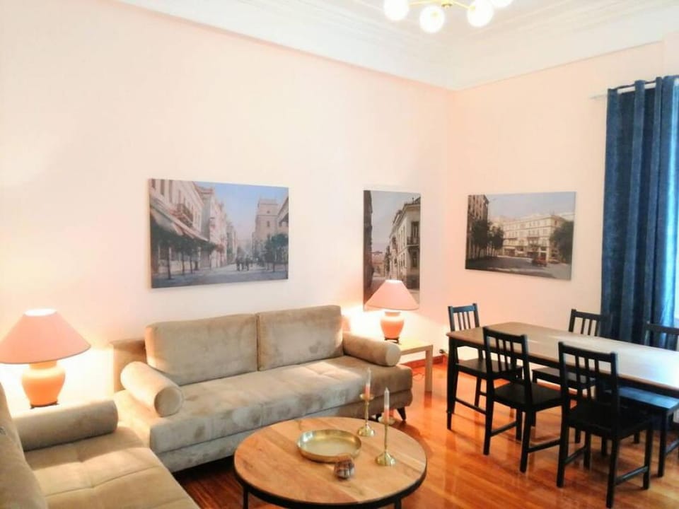 Elegant apartment in Parliament square Apartment in Plaka
