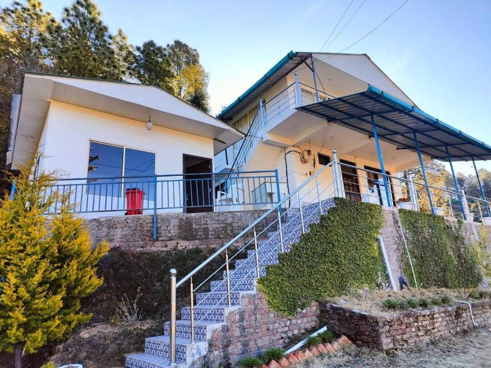 The Plum Cottage Hotel in Uttarakhand