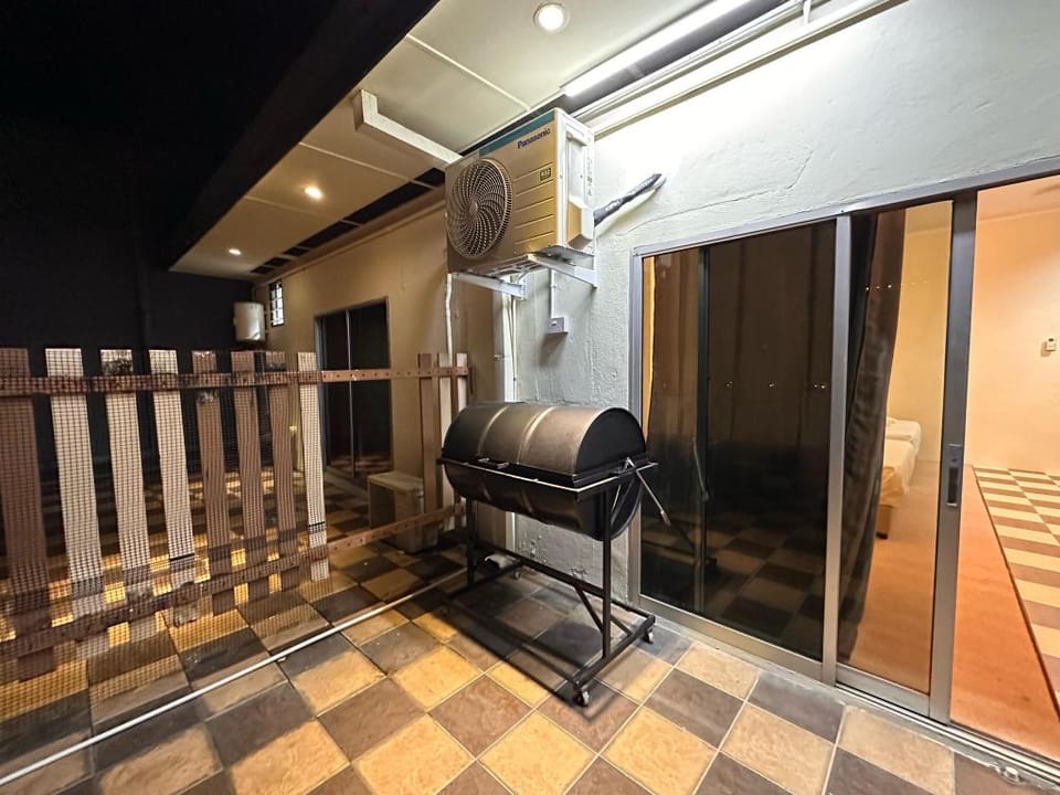 Kuching Fata Hotel Family Room @ Lv 4 + Balcony  Apartment in Kuching