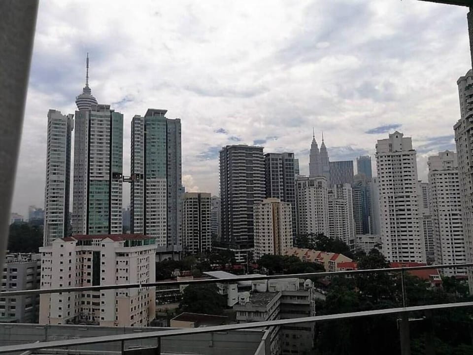 BEST SKY POOL at Bukit Bintang & KL City Centre 3 Apartment in Federal Territory of Kuala Lumpur