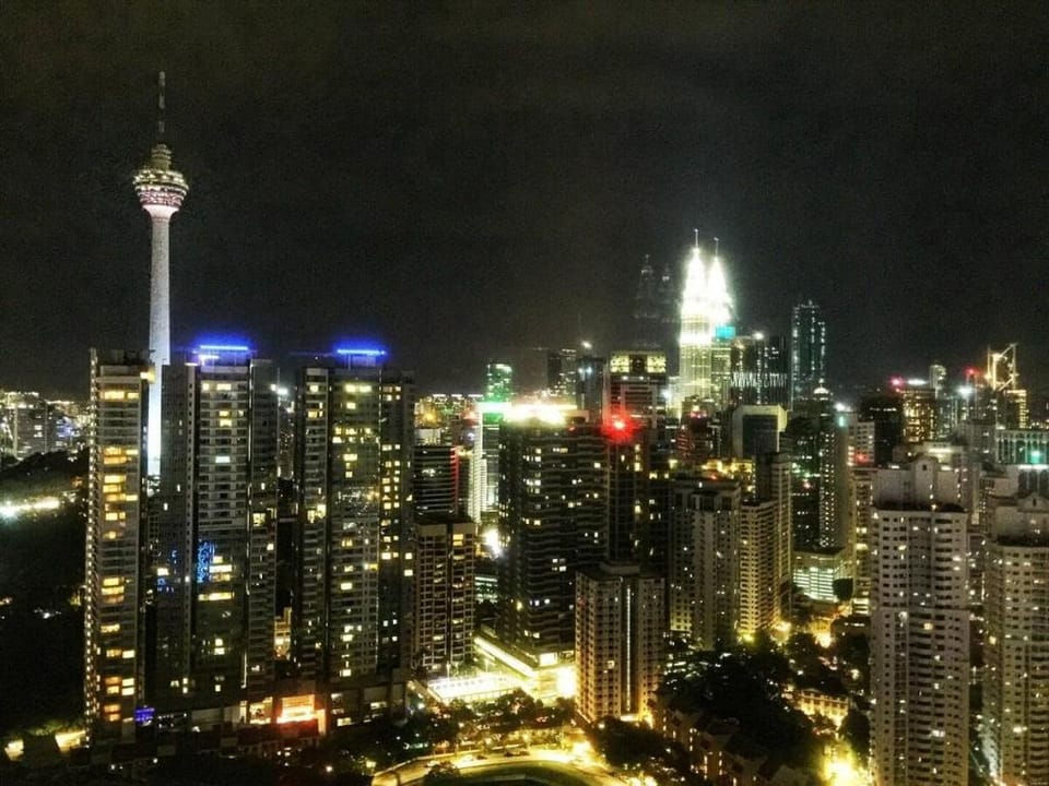 BEST SKY POOL at Bukit Bintang & KL City Centre 1 Vacation rental in Federal Territory of Kuala Lumpur