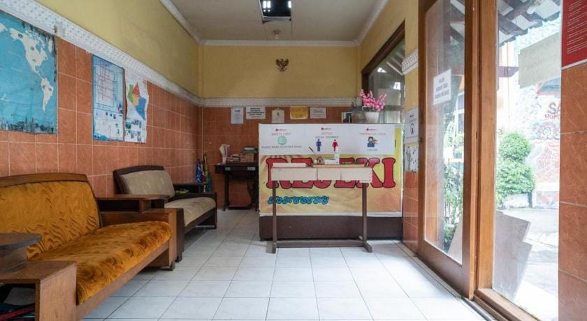 SPOT ON 91911 Rejeki Homestay Syariah Malioboro Hotel in Yogyakarta