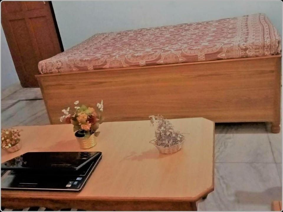 HOSTEL (near Chandigarh / Zirakpur / Dera Bassi) Apartment in Punjab, India