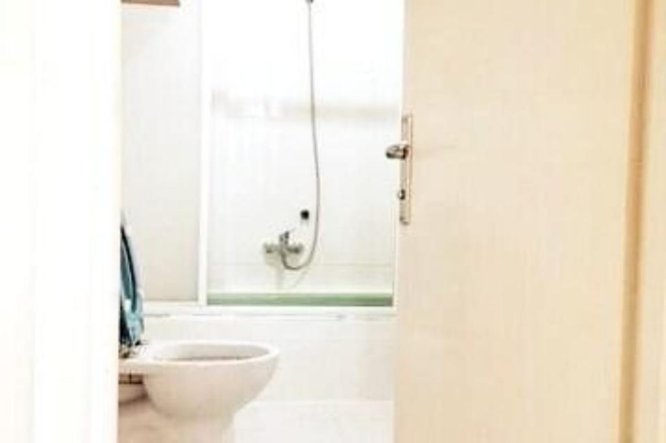 In Shared Apartment, Relaxing Double Bedroom  Vacation rental in Istanbul