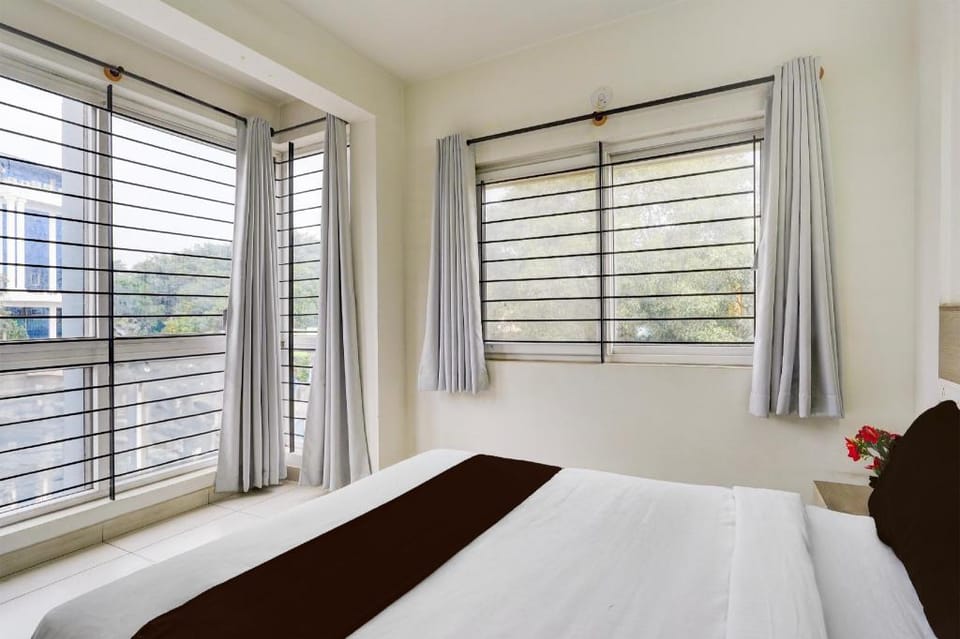 Super Hotel O KSR Bengaluru City Junction Formerly Gurudev Residency Hotel in Bengaluru