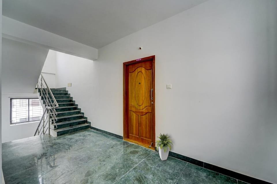 Hotel O J2 Service Appartment Hotel in Chennai