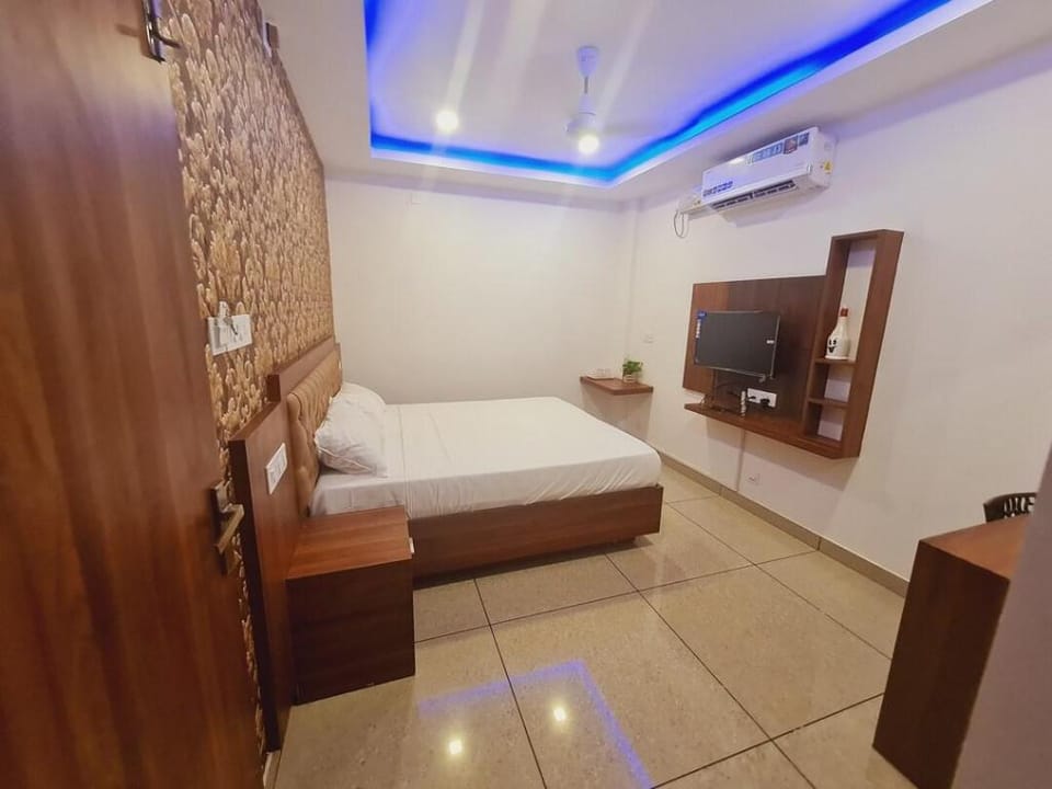 RAIL VIEW INN Hotel in Kerala