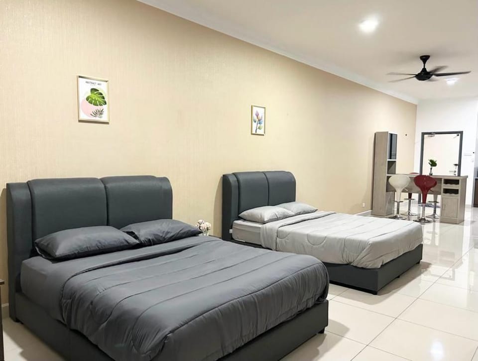 Damen suite, Near Sunway Lagoon Apartment in Subang Jaya