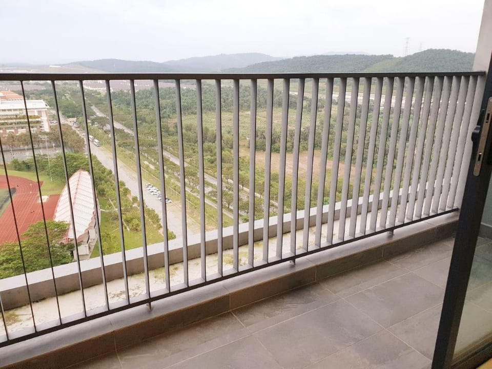 Bell Suites 3BR 6pax KLIA Netflix Comfy XiamenUni  Apartment in Negeri Sembilan, Malaysia
