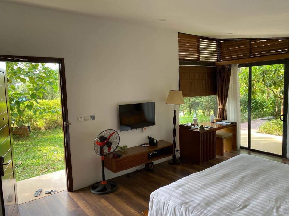 Flamingo Dai Lai Resort_Full service 1br Villa Villa in Laos