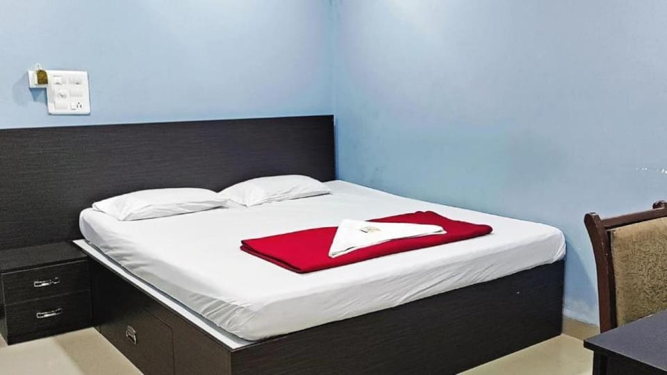 Hotel Keerthi Hotel in Karnataka