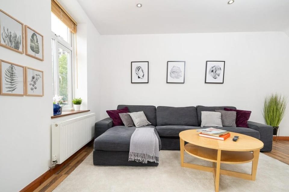 Omega - Excellent location 3BR Maisonette Apartment in London Borough of Islington