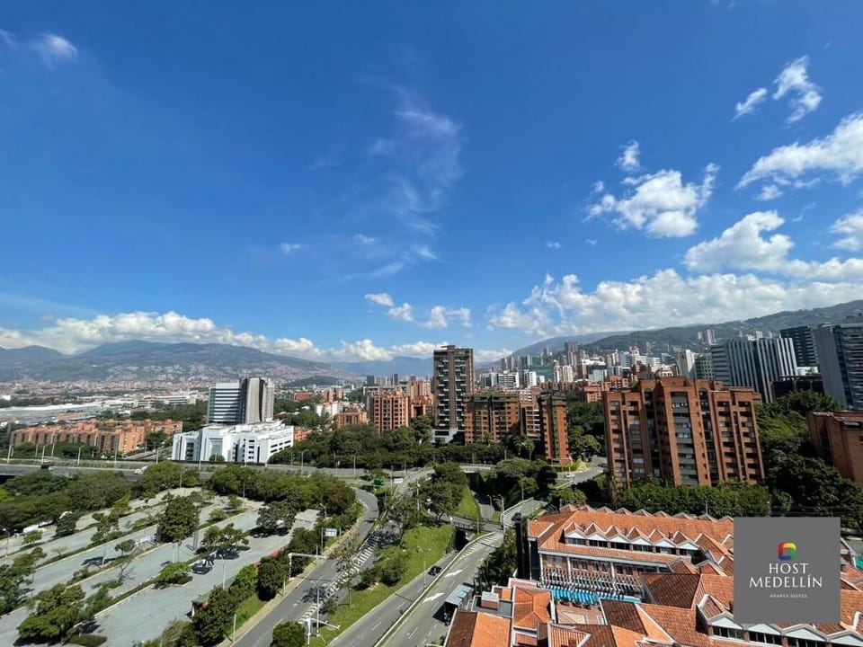 WiFi 234 MB El Poblado Excelente Ubicación AC Vacation rental in Medellin